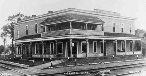 Lapeer MI Junction House Hotel